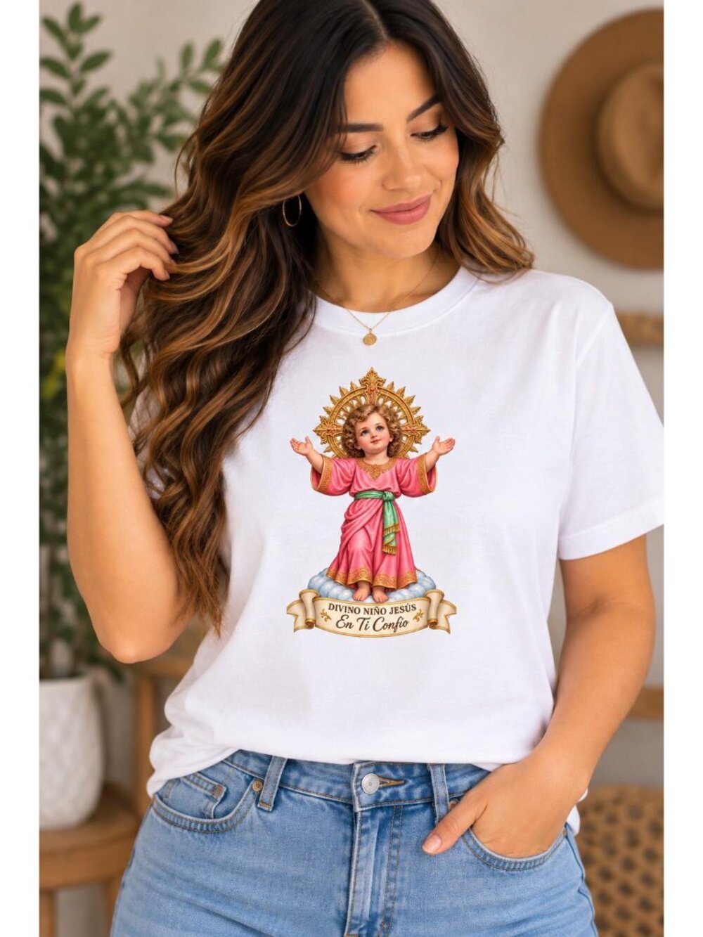 Divino Niño Jesús T-Shirt, En Ti Confío Catholic Faith Gift